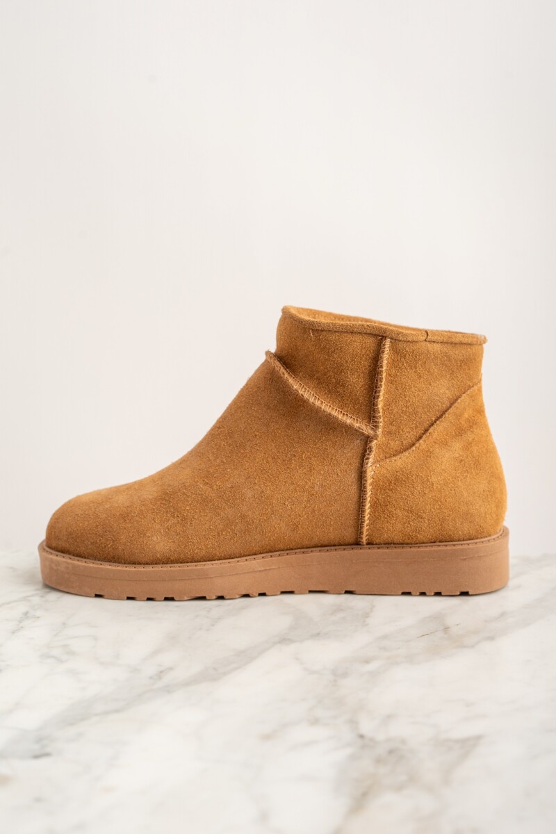 Bota Gamuza Con Corderito Camel
