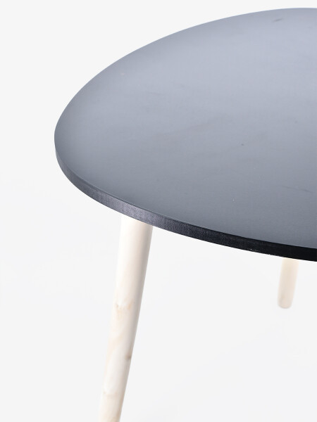 MESA TRIANGULAR NEGRO