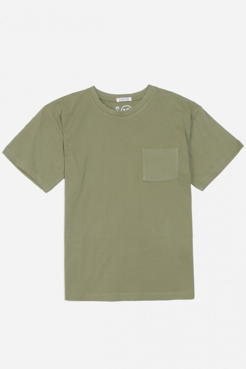 Remera con bolsillo VERDE