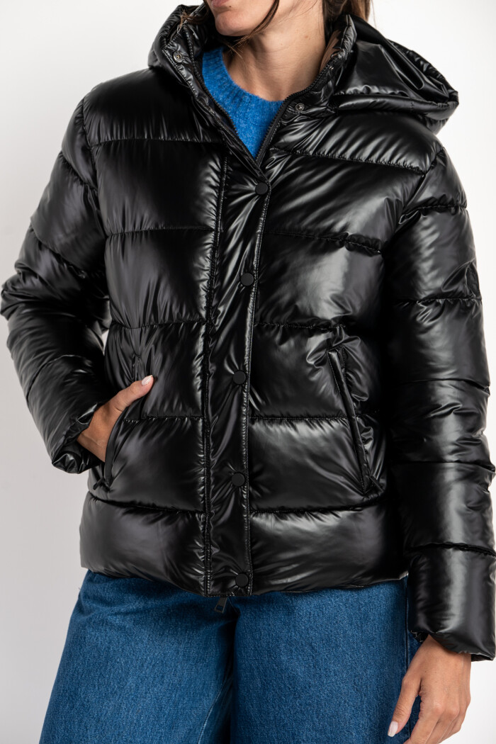 Campera Engomada Water Repellent Negro