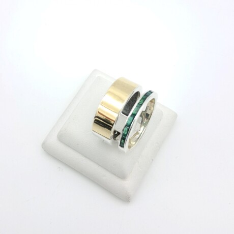 Anillo de plata 925, double en oro 18 ktes y cironias. Anillo de plata 925, double en oro 18 ktes y cironias.
