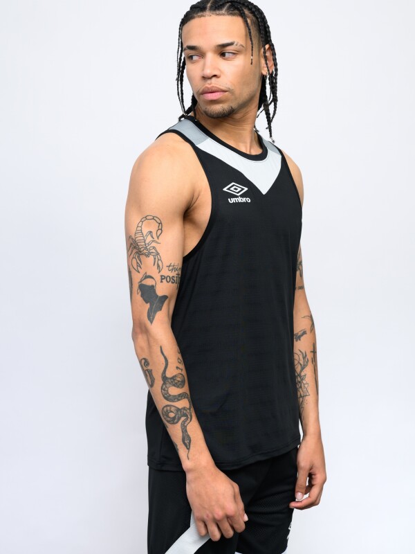 MUSCULOSA BOOST Umbro Hombre 025