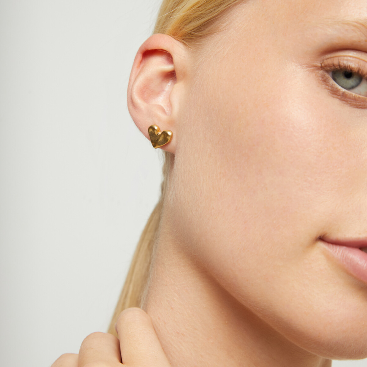 PENDIENTES DE CORAZÓN DE ALEACIÓN DE METALES BAÑADOS EN ORO 18K - Pendiente 