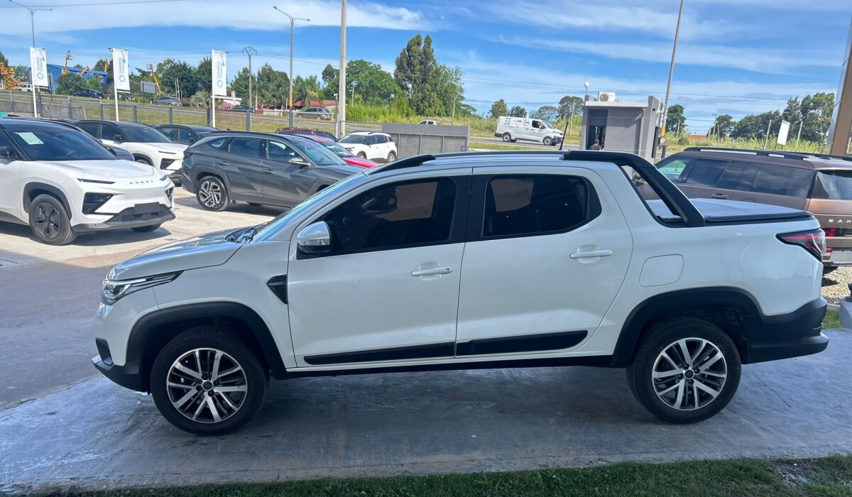 FIAT STRADA VOLCANO DC MT 1.3 2022 FIAT STRADA VOLCANO DC MT 1.3 2022