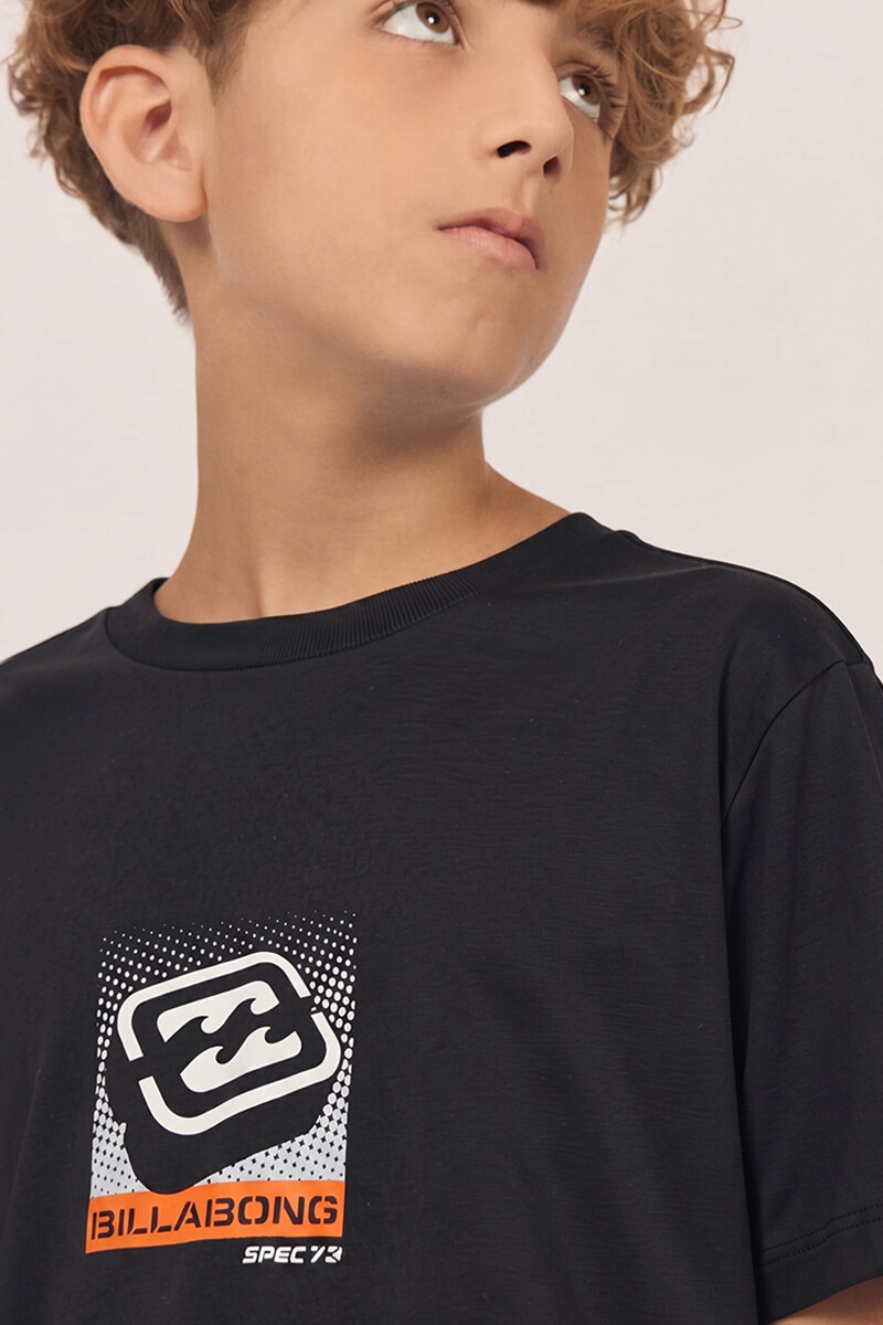 REMERA BOYS SPEC 3D SS Black J-negro