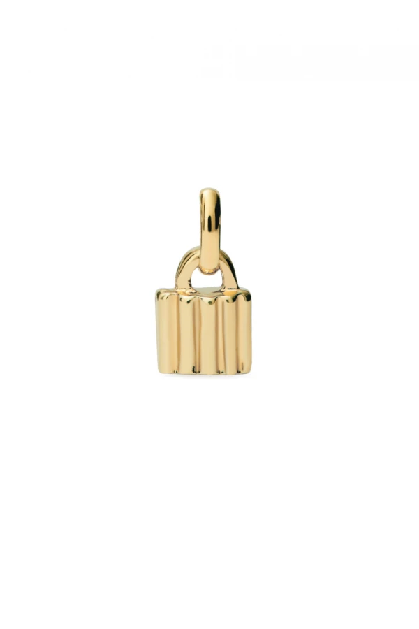 CHARM BAÑADO EN ORO 18K CON FORMA DE CANDADO. Charm
