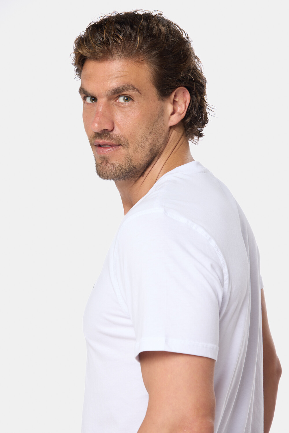 REMERA LISA ESCOTE V Blanco