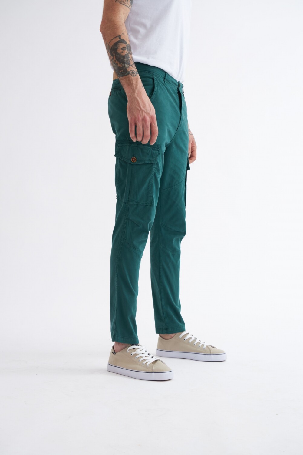 Pantalón de pana de hombre regular verde · Pertegaz · El Corte Inglés