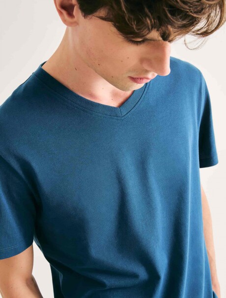 CAMISETA BÁSICA MANGA CORTA CUELLO EN V AZUL
