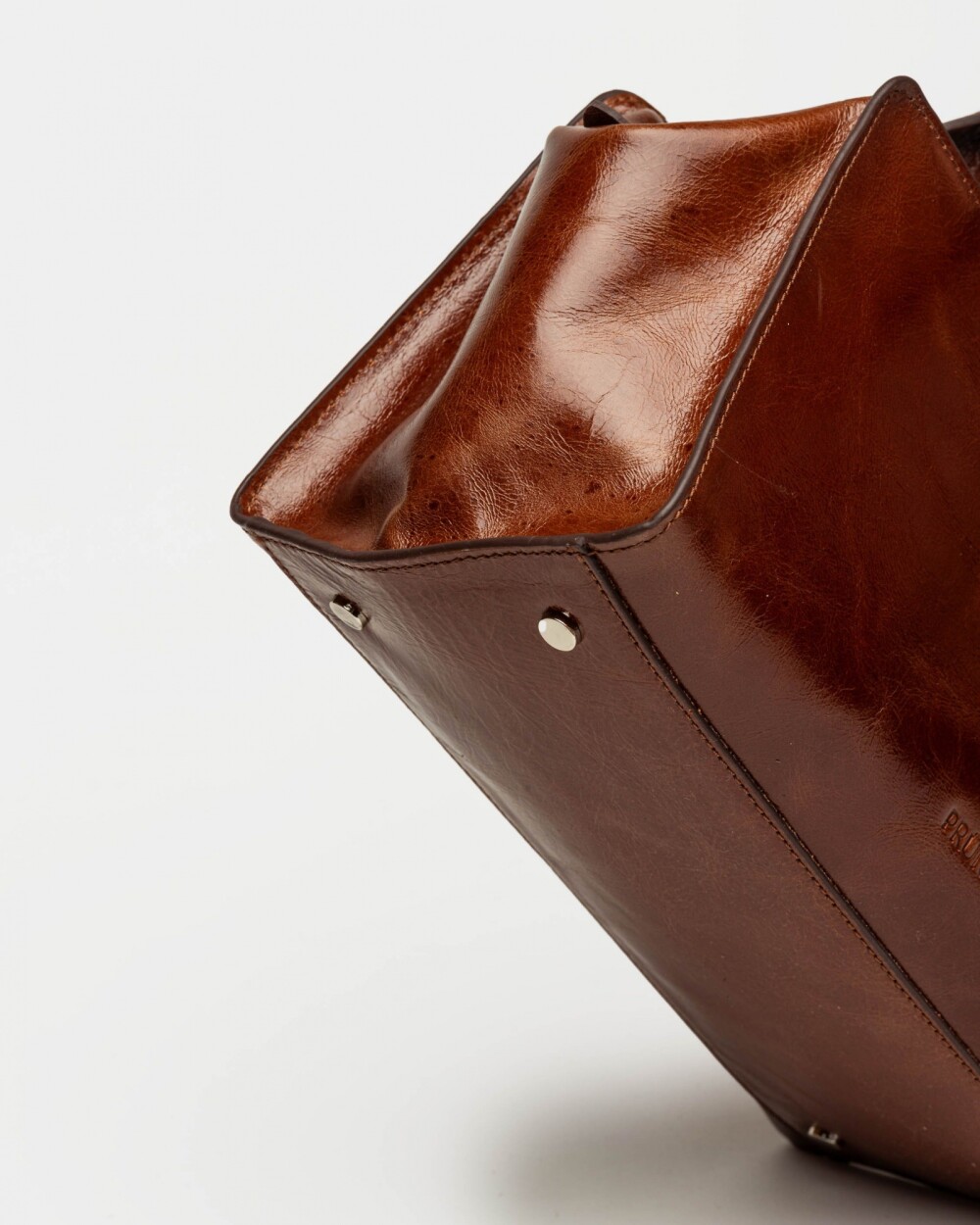 Cartera de mano Mila en cuero arrugado Cuoio