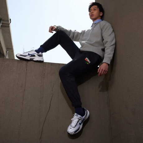 NIKE INITIATOR White