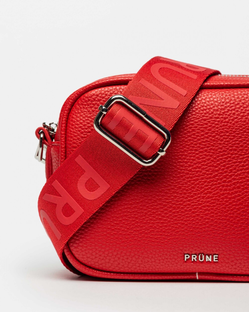 Mini Bag Adisa En Efecto Cuero Rojo