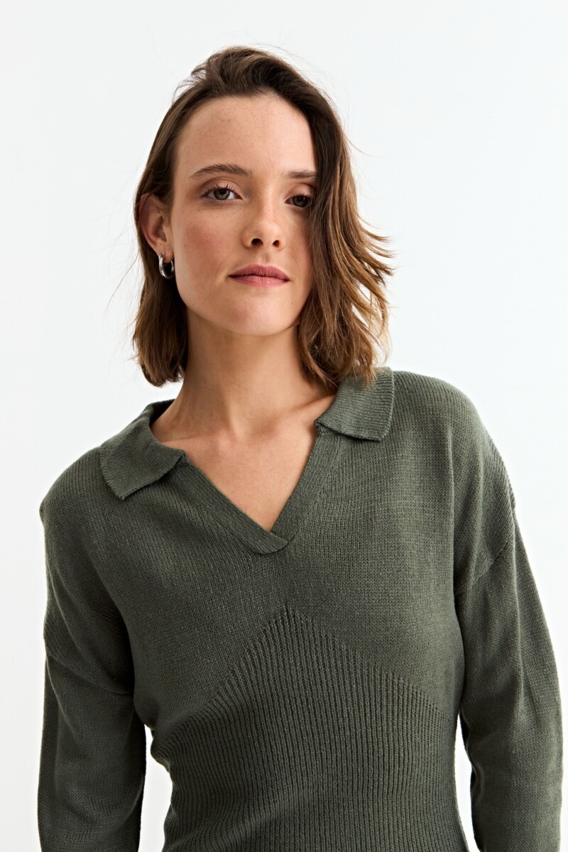 Vestido tejido cuello polo VERDE OLIVA