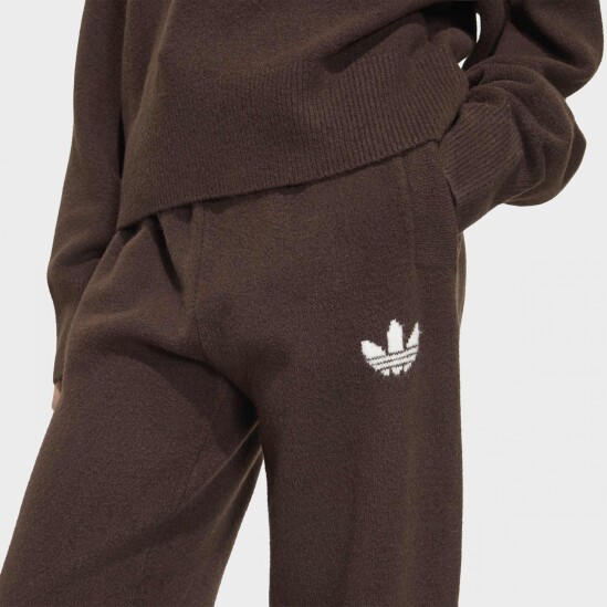 Pantalón Adidas Essentials Marrón