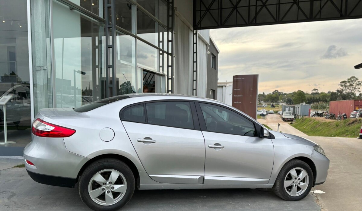 Renault Fluence Privilege - 2011 Renault Fluence Privilege - 2011