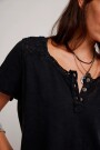 REMERA HENLEY HEIRLOOM Negro