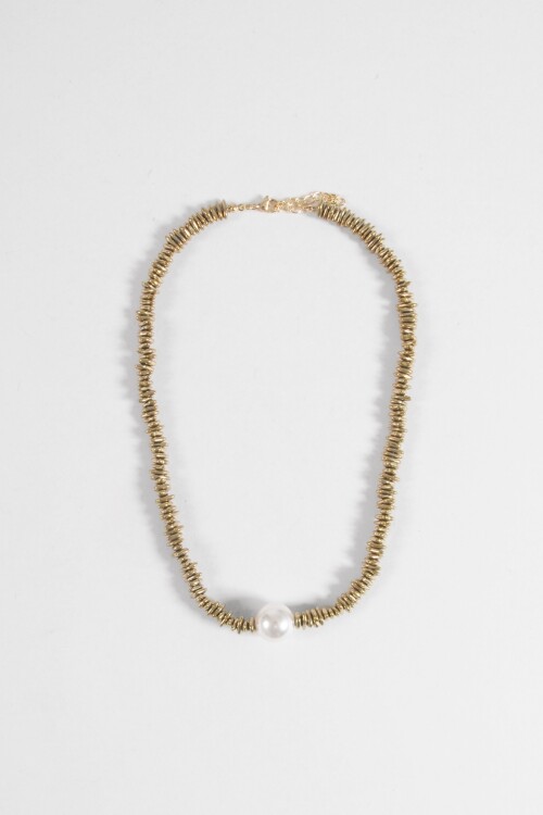 Collar cuentas metálicas dorado