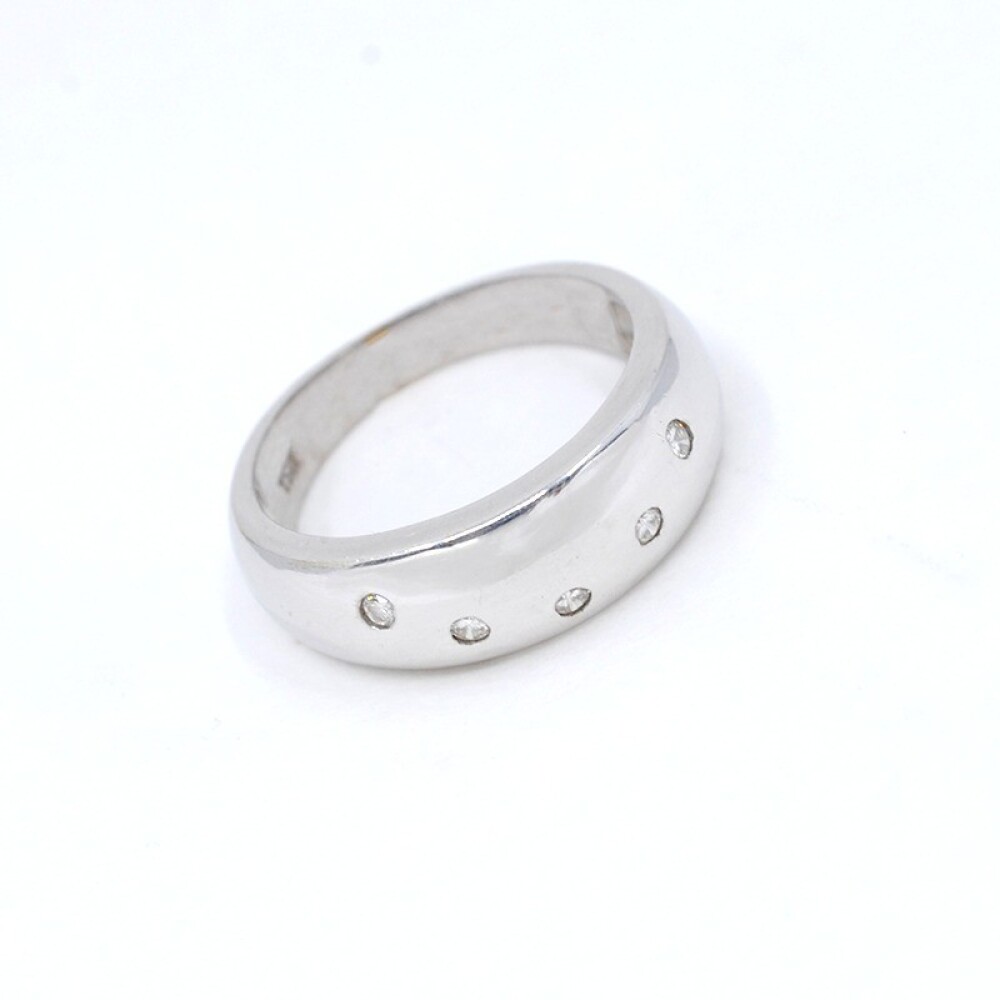 Anillo En Oro 18K Blanco Y Brillantes Anillo En Oro 18K Blanco Y Brillantes