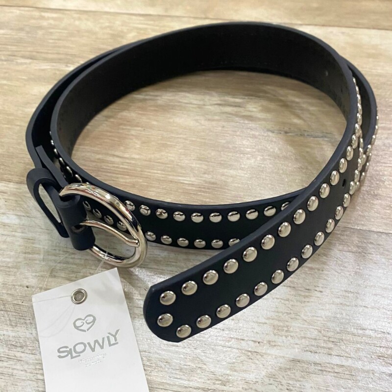 Cinto con tachas Black