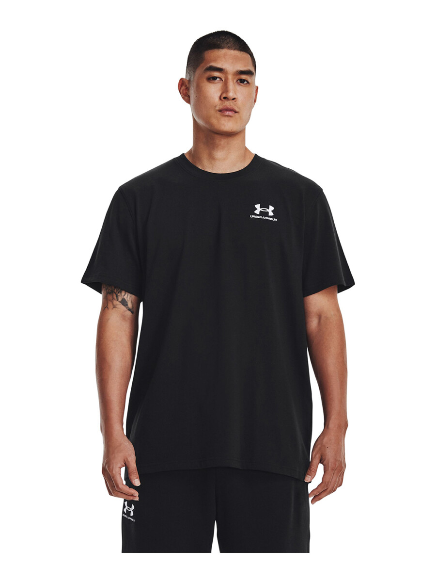 Remera Under Armour HEAVYWEIGHT SS de Hombre - 1373997-001 - Negro-blanco 