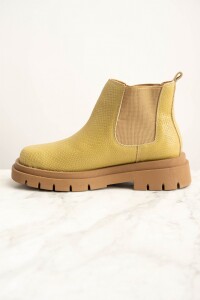 Bota Cuero Texturado Pistacho
