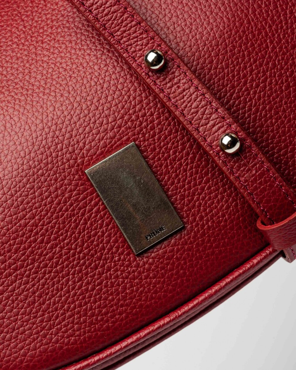 Cartera al Hombro Lua En Cuero Graneado Rojo