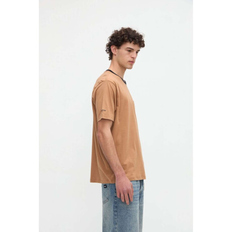 Remera Jay Tostado