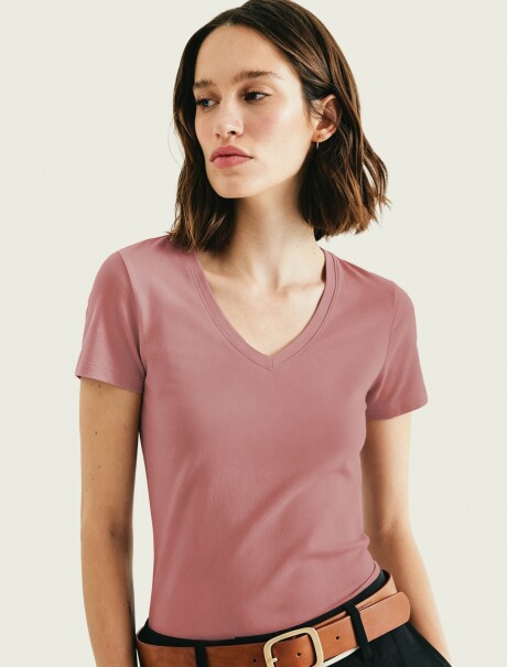 CAMISETA BÁSICA SLIM CUELLO EN V ROSADO
