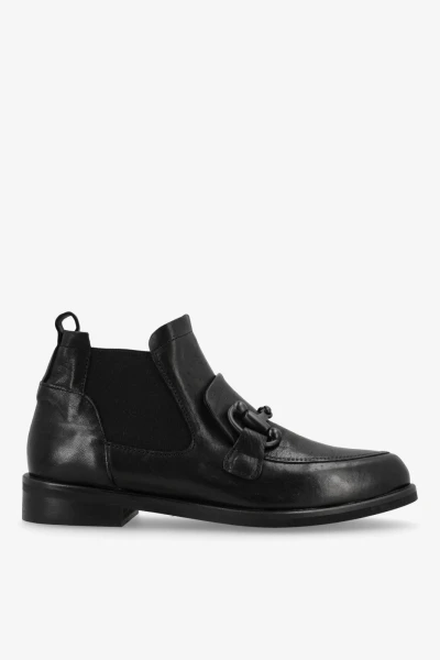 BOTA CORTA CON HEBILLA Negro