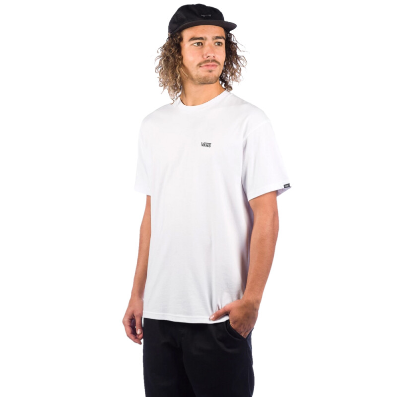 Remera MC Vans Mn Left Chest Logo Tee - Blanco Remera MC Vans Mn Left Chest Logo Tee - Blanco