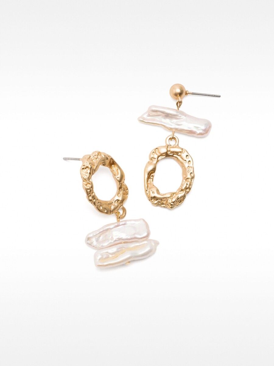 Pendientes Asimétricos Con Perlas dorado