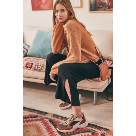 Pantalon Tajos Negro