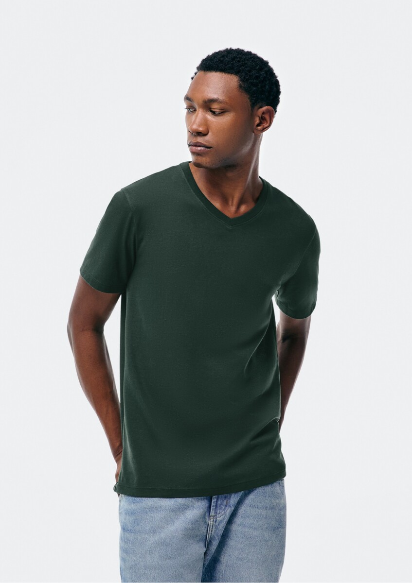 CAMISETA BÁSICA WORLD CUELLO EN V - VERDE 