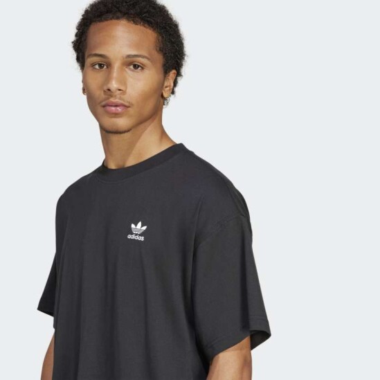 Remera Adidas Trifolio Essentials Negro