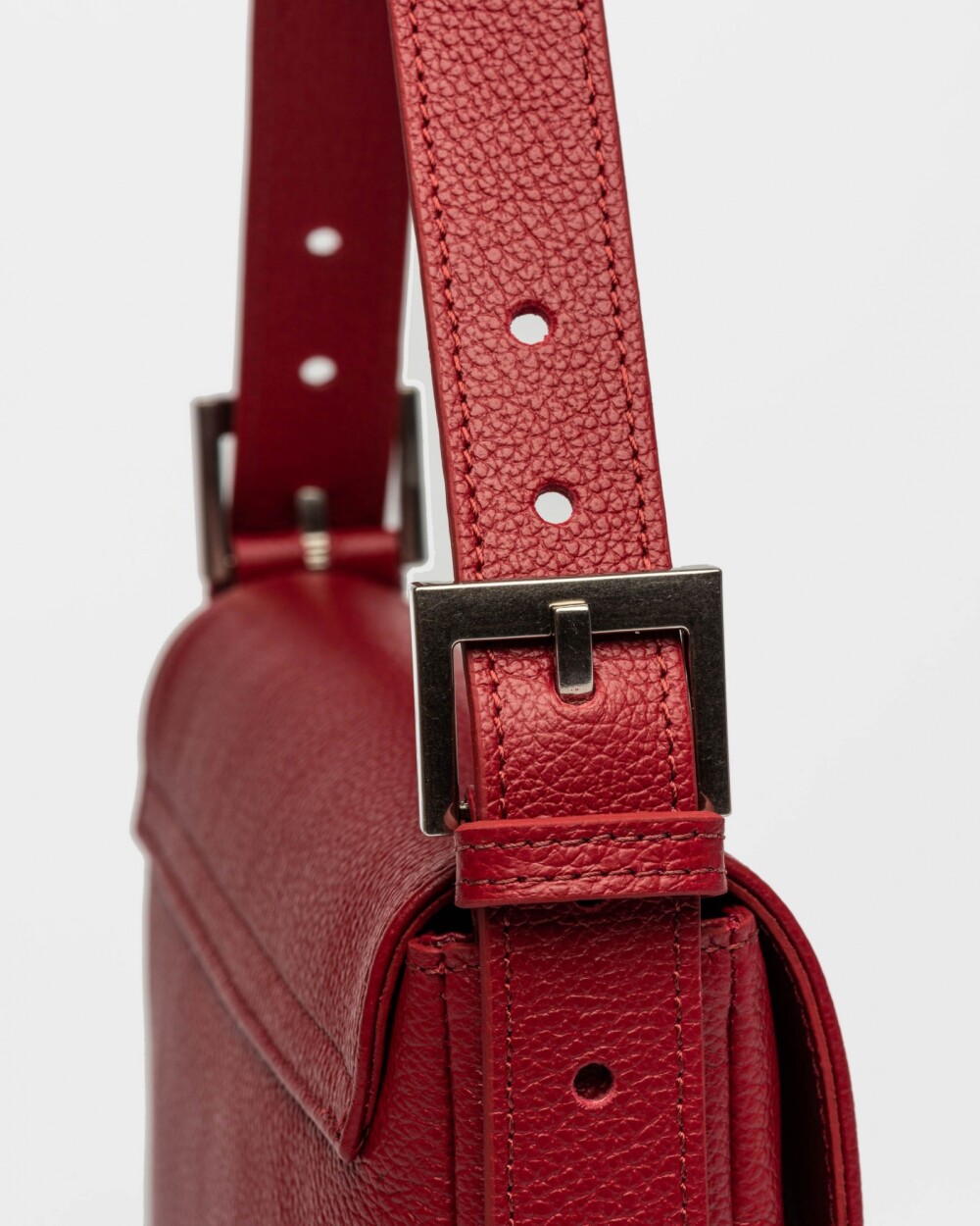 Cartera al hombro Signature en cuero graneado Rojo