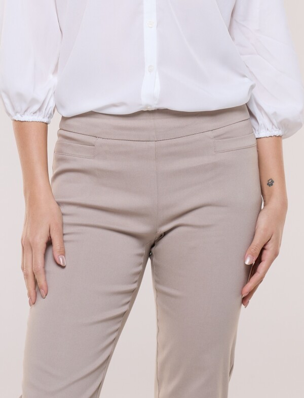 Pantalón Slim Pull On TOSTADO