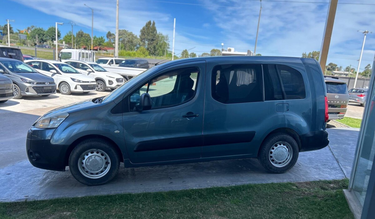 Peugeot Partner B9 5 Plz. 2010 1.6 Peugeot Partner B9 5 Plz. 2010 1.6