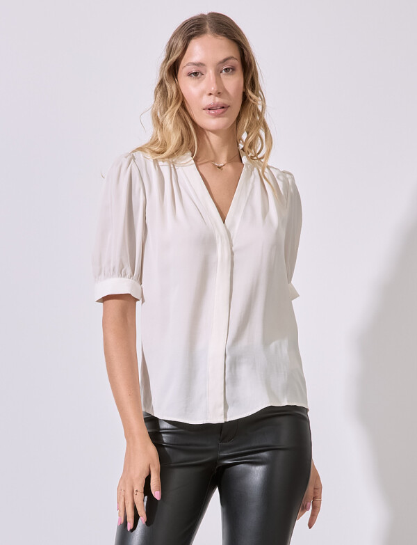 Blusa Saten Plisado BEIGE CLARO