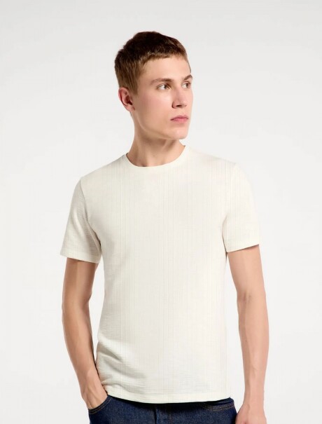 CAMISETA TEXTURIZADA EN TEJIDO DE PUNTO BEIGE