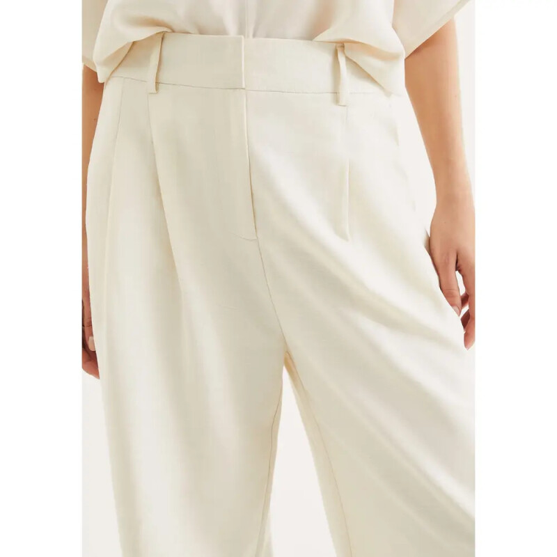 CALCA FEM BRANCO
