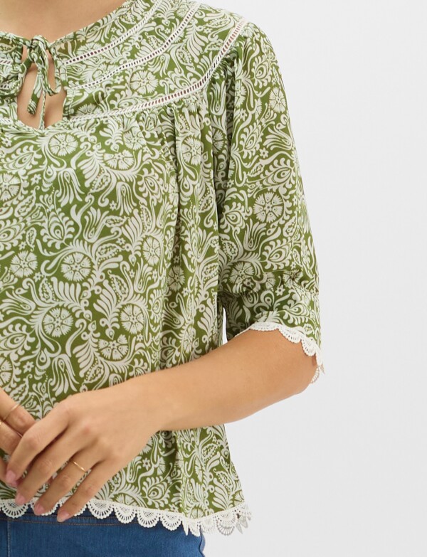 Blusa Con Detalle De Encaje Y Lazos VERDE/MULTI