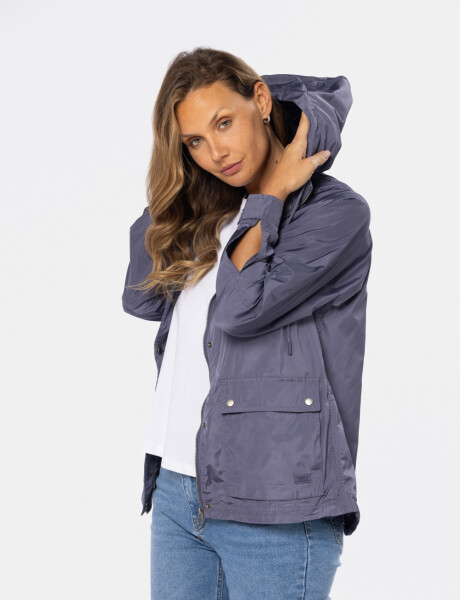 CAMPERA DE NYLON CON CAPUCHA Violeta