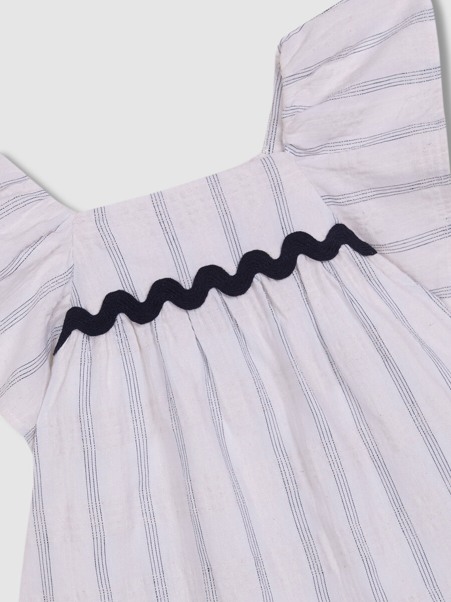 Vestido De Rayas Con Detalle De Ondas Blanco