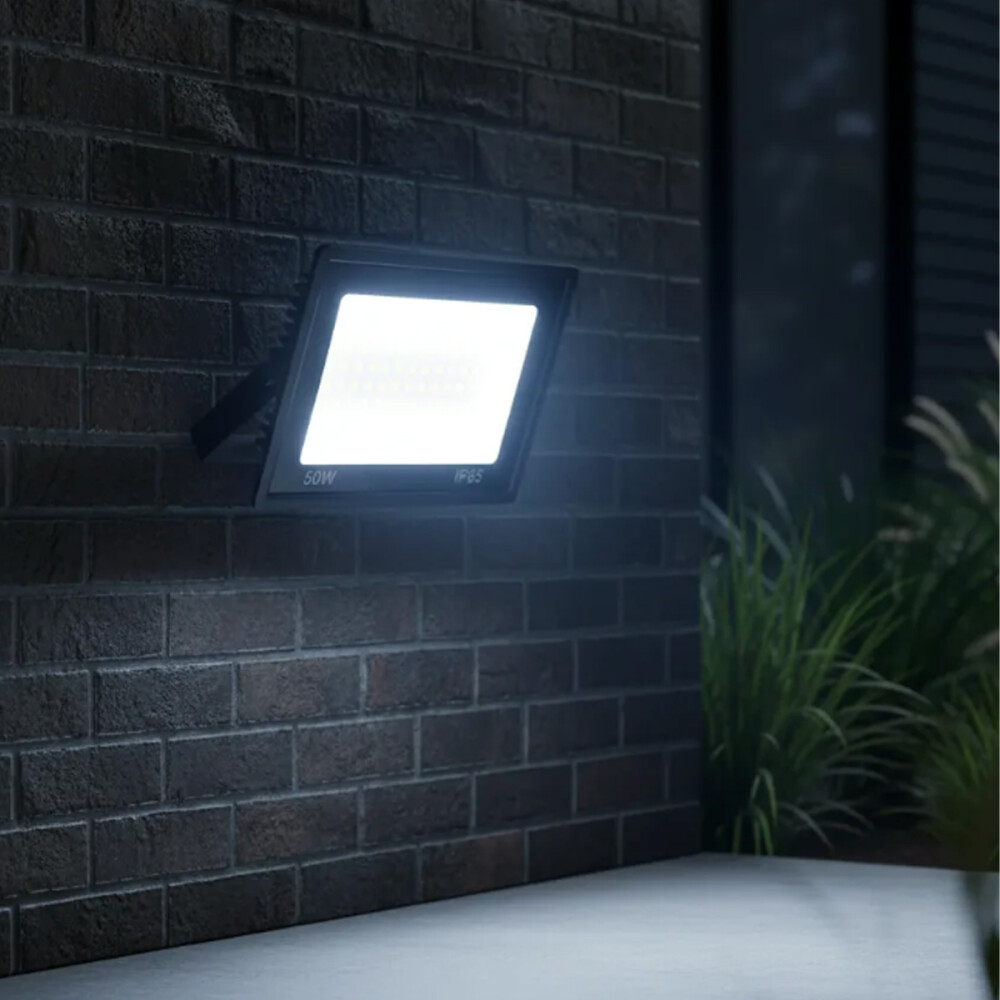 Foco De Luz Led 50w reflector Foco De Luz Led 50w reflector
