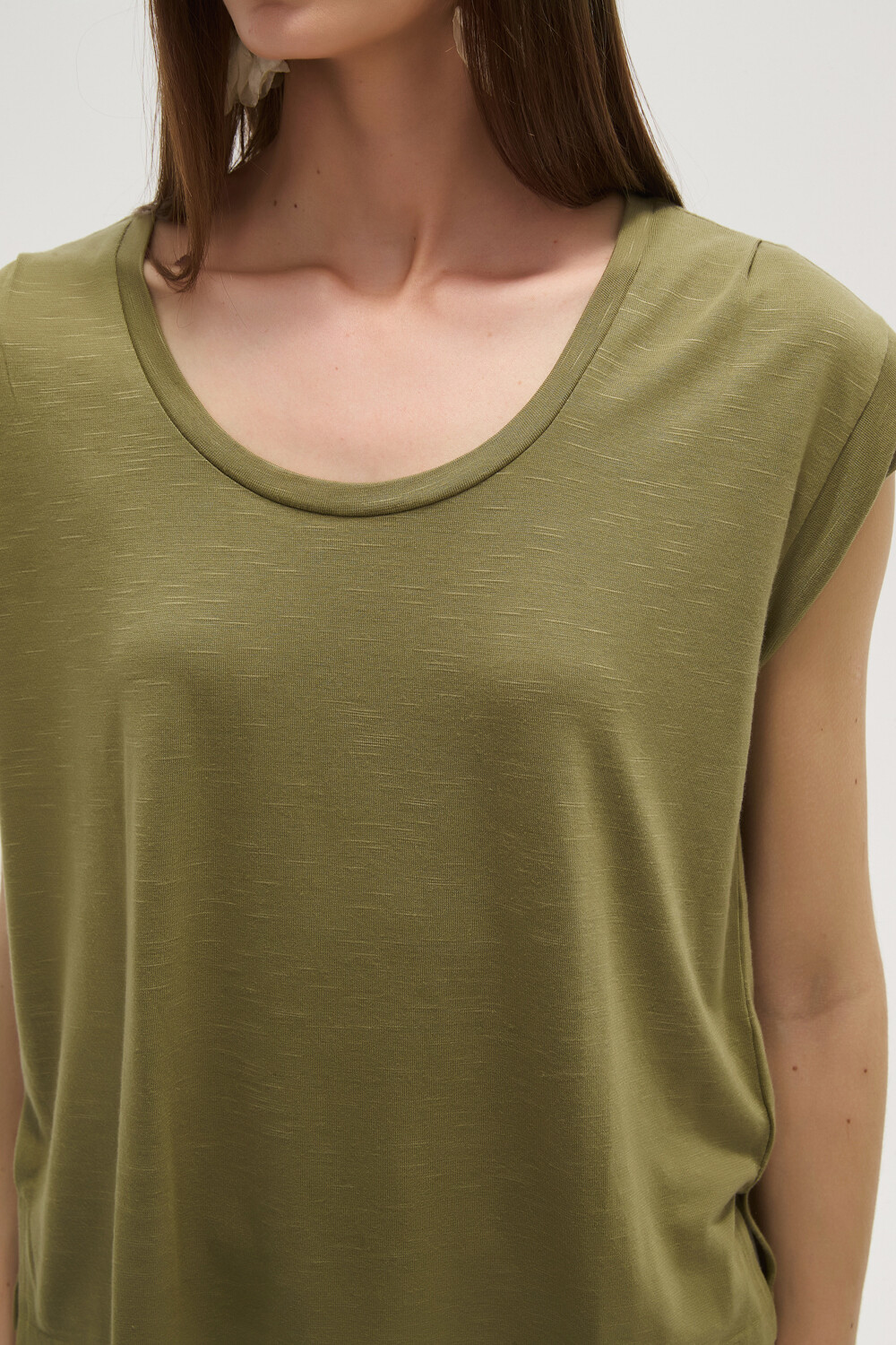 Remera Ailana Verde Oliva