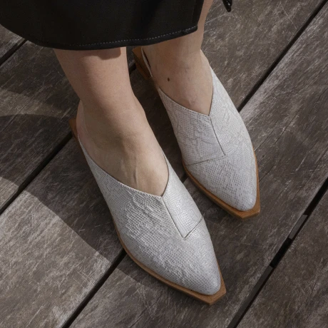 ZUECO VENET - CUERO SPEZIA BEIGE