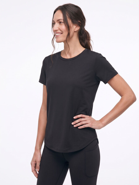 REMERA GENEVRA NEGRO.