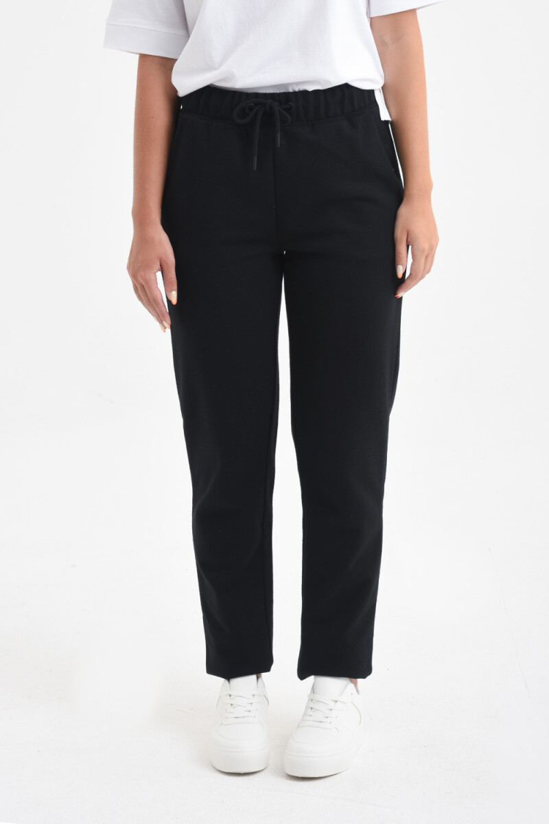 Pantalón deportivo básico Negro