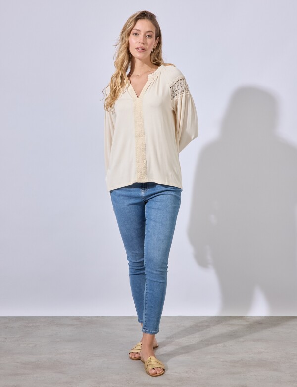 Blusa Puntilla BEIGE CLARO