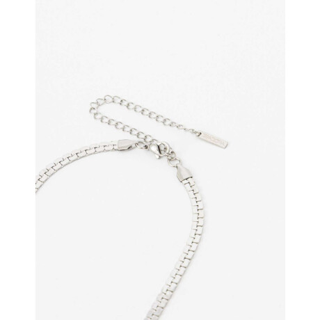 Collar Corto De Acero Plateado